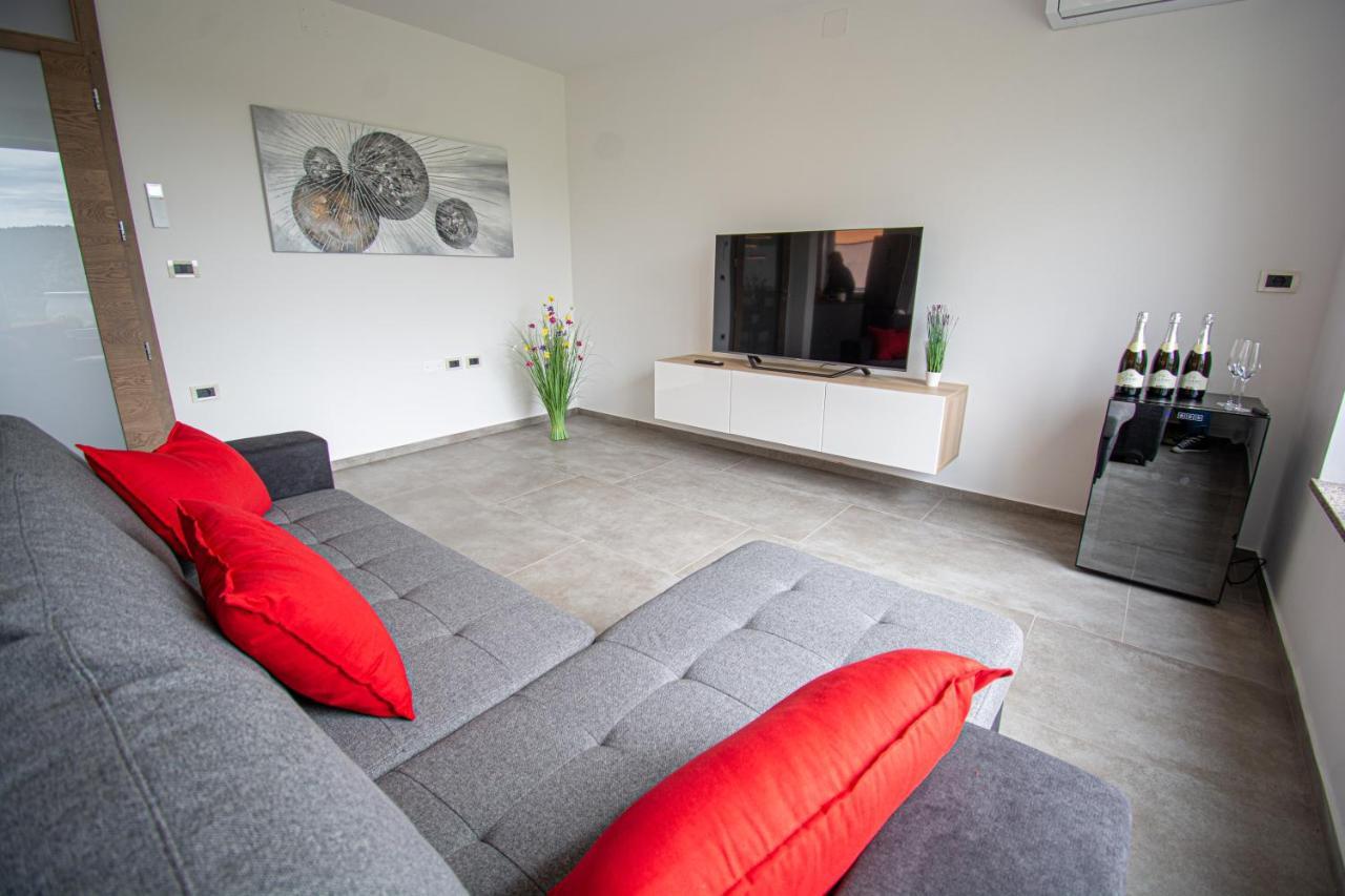 Holiday House Oljka Kobdilj ภายนอก รูปภาพ